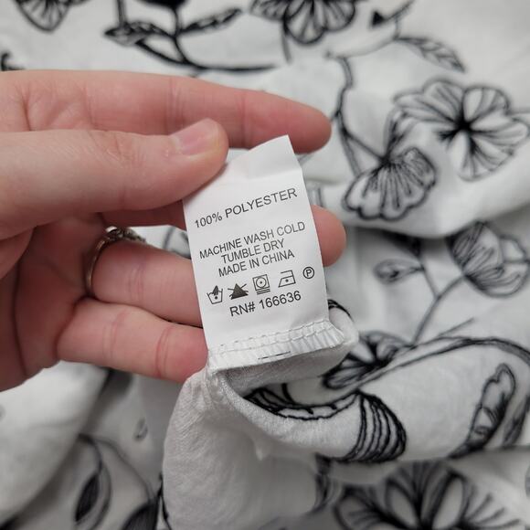 Kindred white and black embroidered button down top lagenlook - Picture 6 of 8